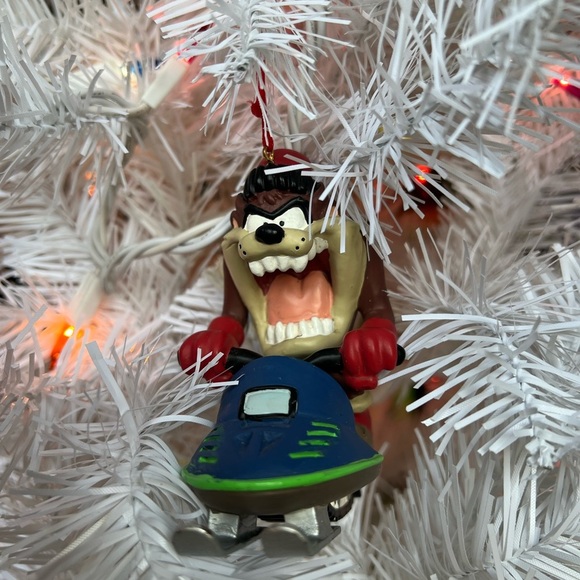 ❤️1997 Tasmanian Devil Ornament‼️FINAL SALE - Picture 1 of 6